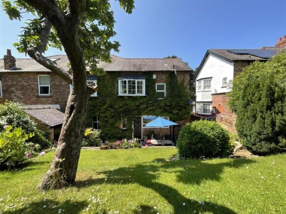 3 bed House for sale Image 12