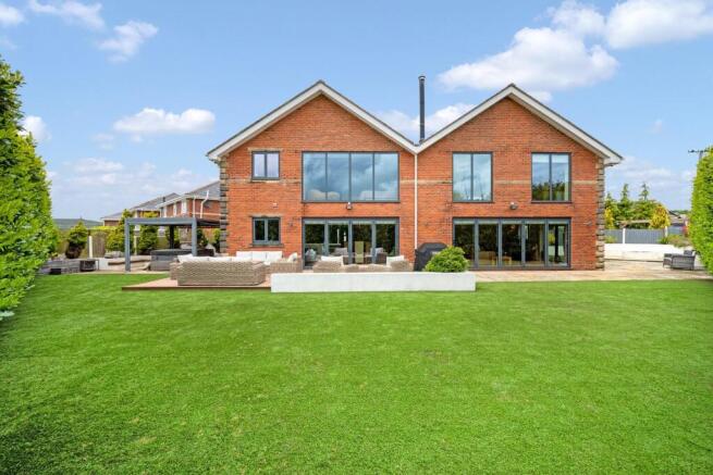 3 Moorlands Court External-4.jpg