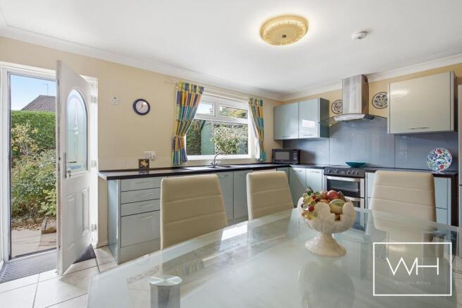 4 bed Detached for sale Image 9