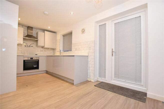 3 bed Town House for sale Image 5