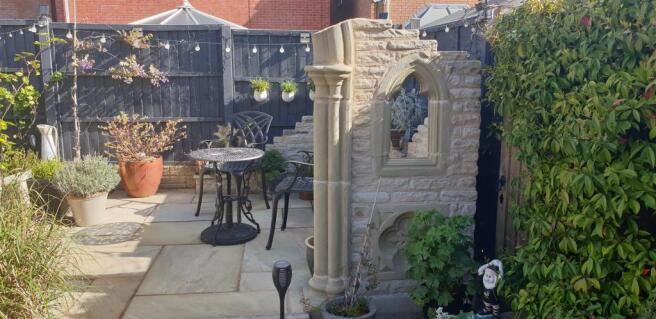 GARDEN3.jpg