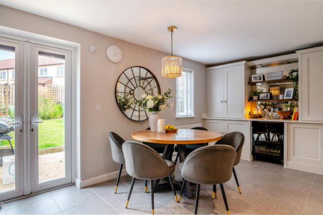 4 bed Semi-Detached for sale Image 11