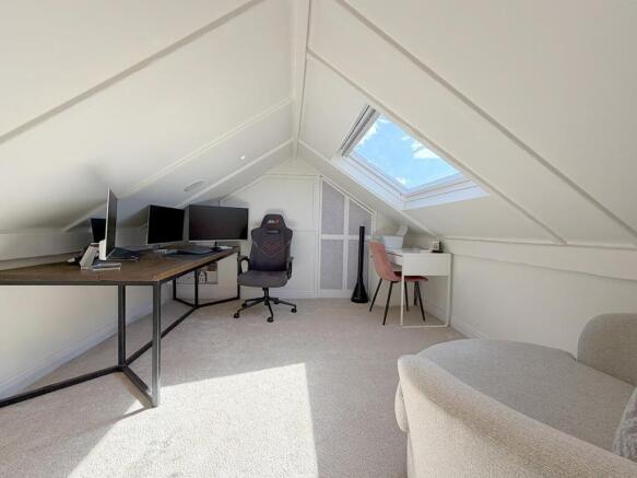 3 bed Semi-Detached for sale Image 11