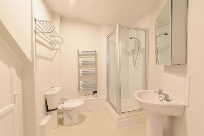 3 bed End of Terrace to rent Image 12