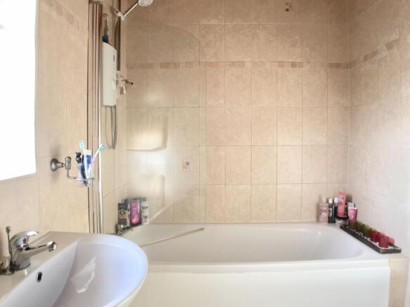 2 bed Terraced for sale Image 5