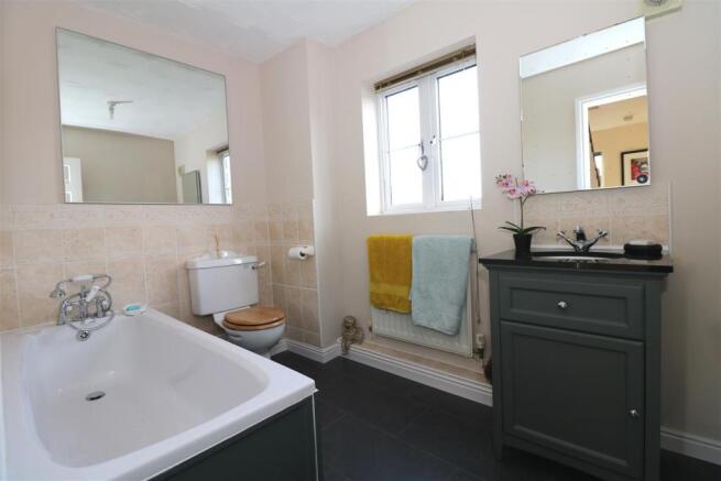 Family Bathroom.JPG