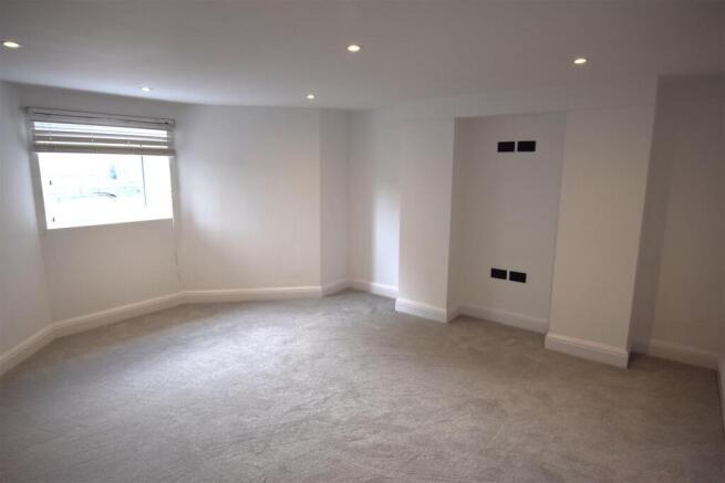 1 bed Flat to rent Image 6