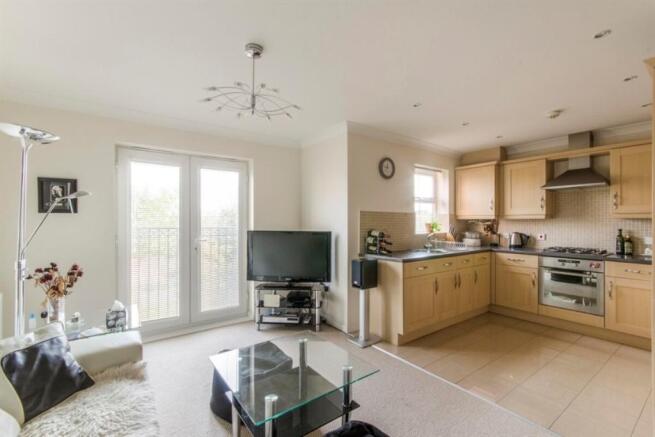 Lounge / Dining Area