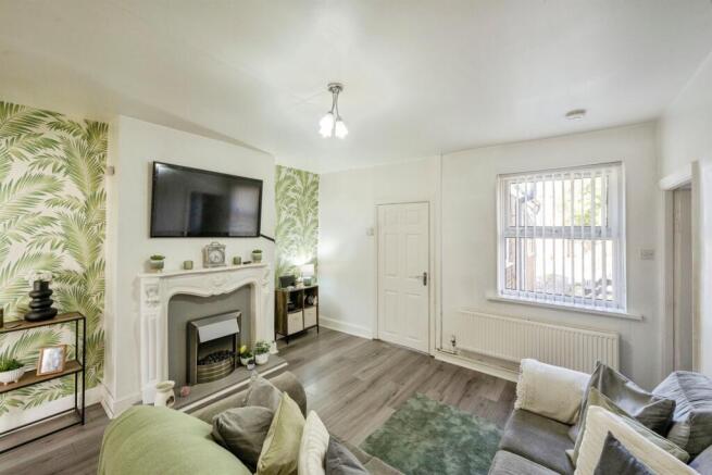 3 bed Terraced for sale Image 5