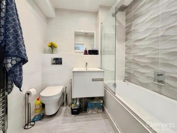 14bf586a-Bathroom 201.jpg