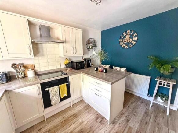 2 bed Terraced for sale Image 6
