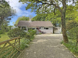 Treveth, Mount Whistle Road, Camborne TR14 0HU