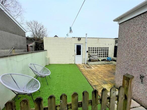 Rear Garden b.jpg
