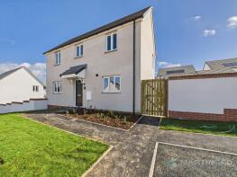 6, Marsh Orchid Crescent, St Austell PL25 5HU