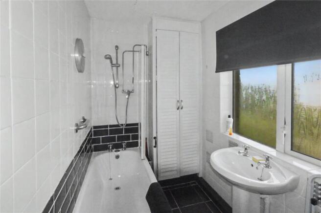 4 bed Semi-Detached for sale Image 9