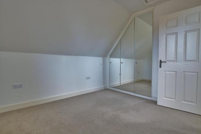 Top Floor Front Bed