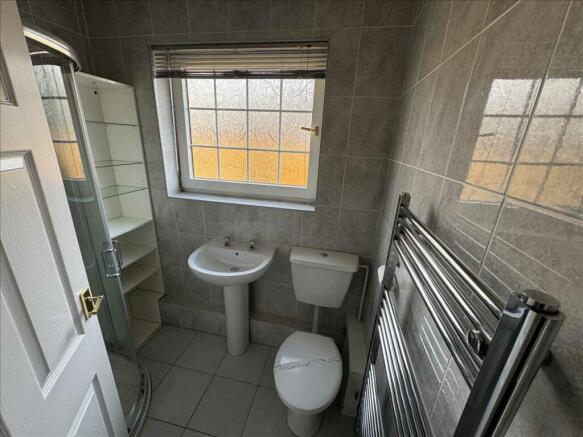 SHOWER ROOM