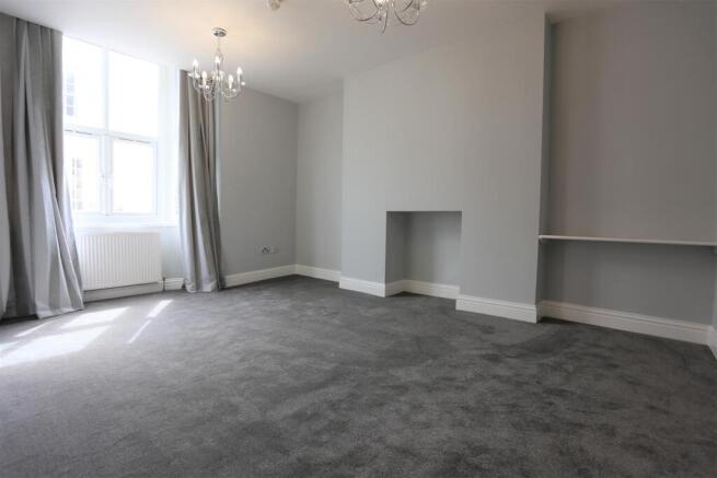 Flat 4, 13 Devonshire Place (1).JPG