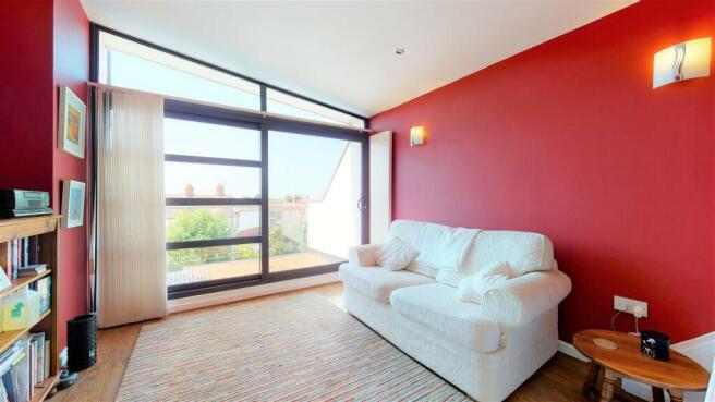 Bedroom/Sitting