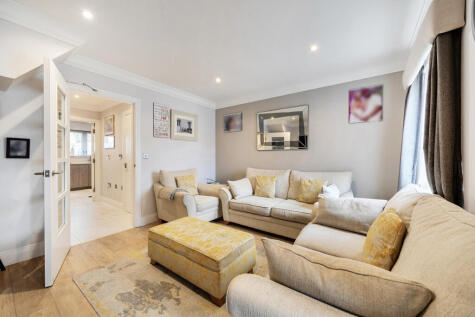 Connaught Close, Uxbridge