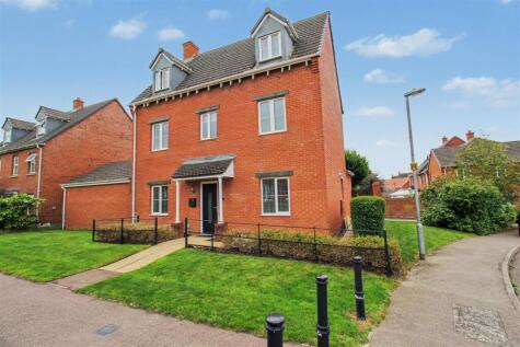 Oakwood Close, Desborough, Kettering