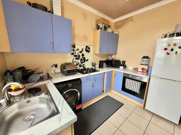 3 bed Terraced for sale Image 5