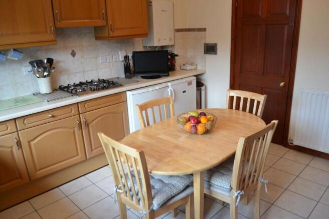 KITCHEN/DINING ROOM