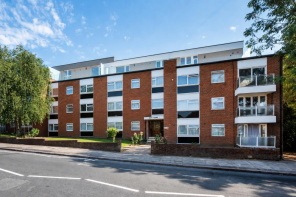 1, 245 Bays Court, Hale Lane, Edgware HA8 9QS