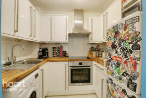 3, 34 Willow Court, Trinity Close, London E11 4RU