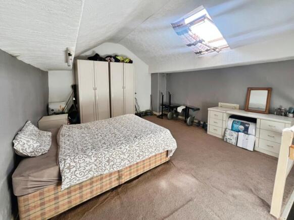 4 bed Terraced for sale Image 12