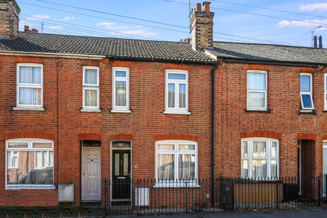 3-bed terraced on Gainsborough Crescent, Chelmsford, £365,000