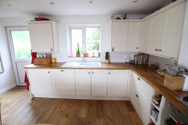 Kitchen / Dini...