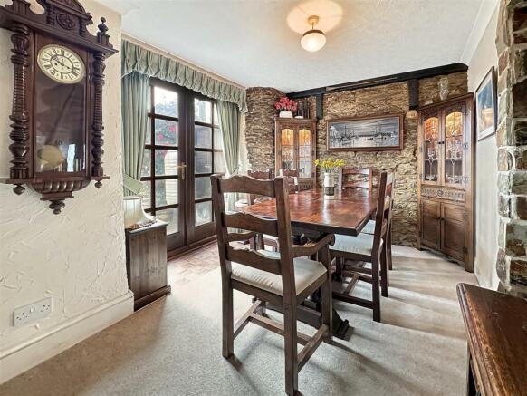 Dining Area.JPG