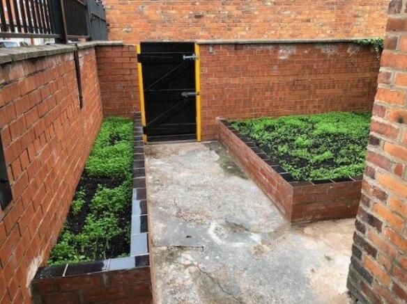 broadfield-road-m14-4wb-1051113