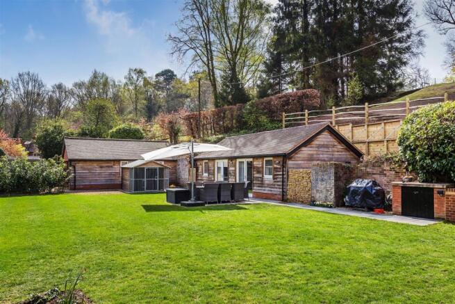 house. estate agency Peaslake