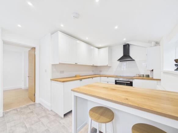 CAM01721G0-PR0115-STILL023