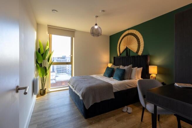 3 bed Flat to rent Image 10