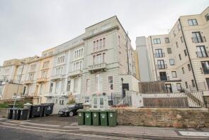 14 Flat 18a, Manilla Crescent, Birnbeck Road, Weston-super-mare BS23 2BP