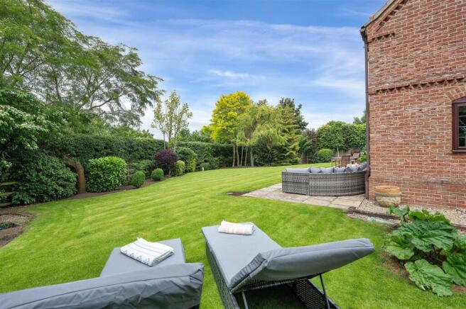 August Lodge PH-20.jpg