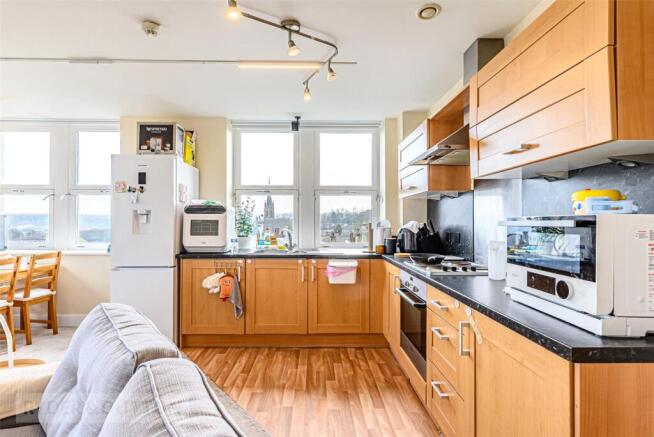 2 bed Apartment for sale Image 7