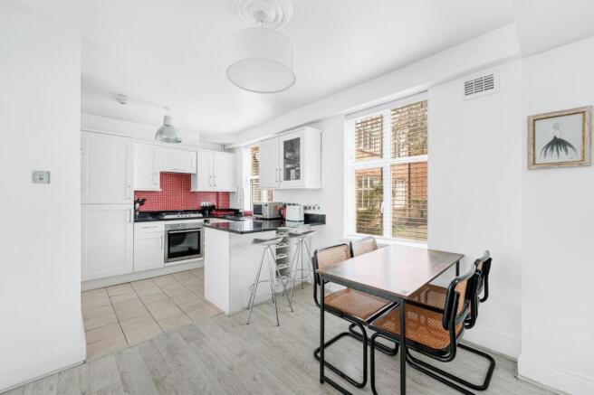 7 Beaumont Court-7.jpg