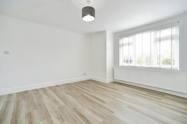 3 bed Semi-Detached for sale Image 3