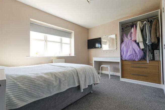 3 bed Town House for sale Image 10