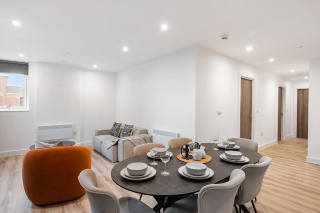 3 bed Flat to rent Image 4