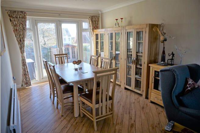Lounge/Dining Room