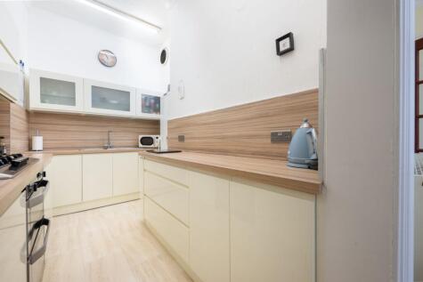 Binnie Street, Gourock, PA19