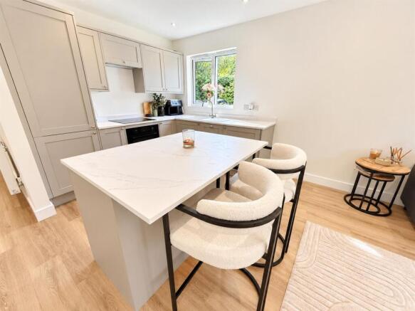 kitchen 3.jpg