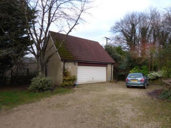DOUBLE GARAGE