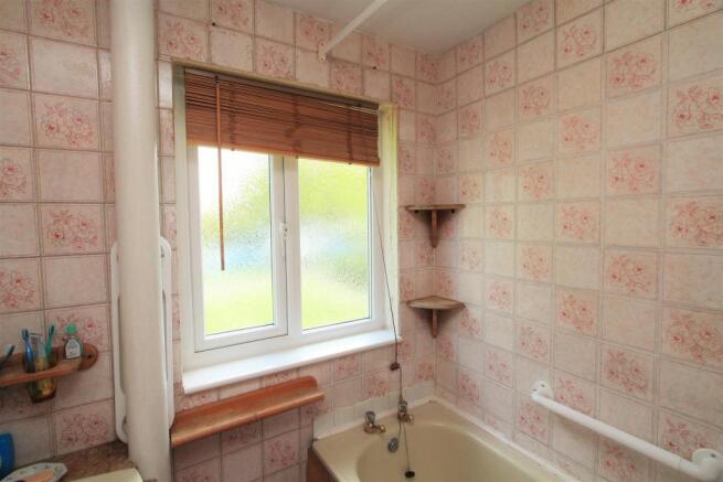 Bathroom.JPG