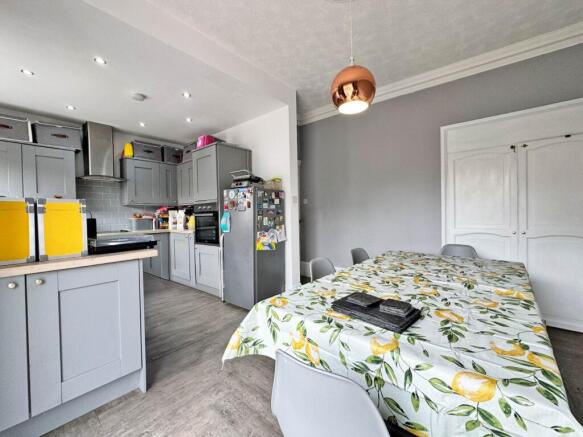 3 bed End of Terrace for sale Image 5